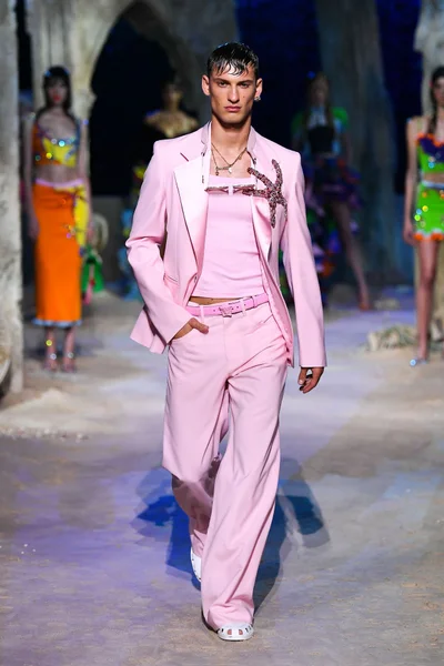 Look 76